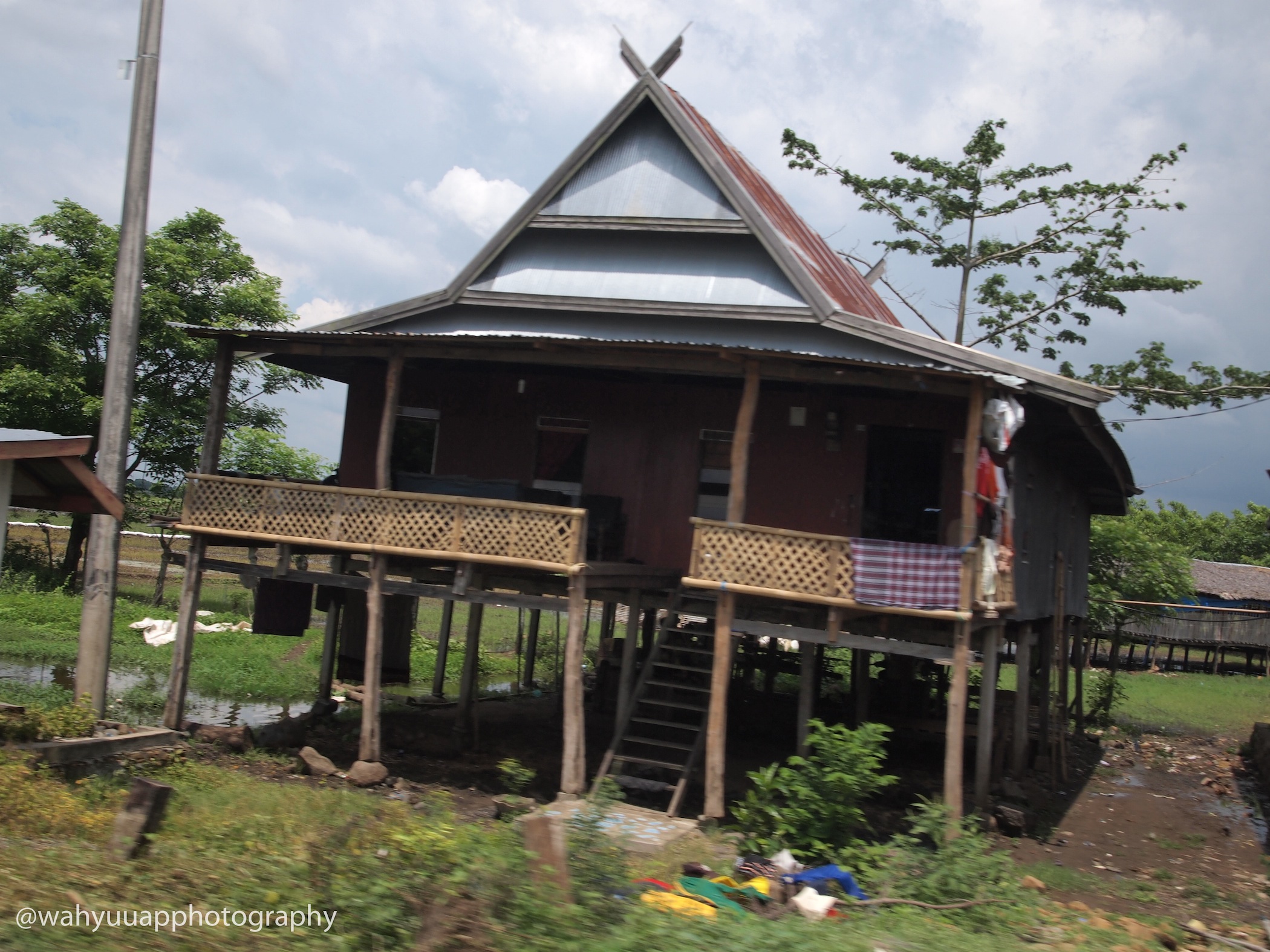 Rumah Panggung Sulawesi Selatan  inisayadanhidupsaya